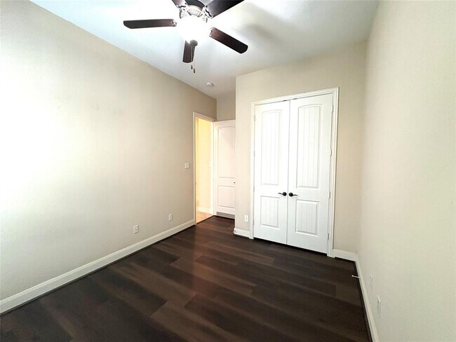 Building Photo - 21346 Huron Bend Dr
