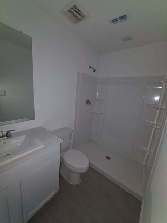 Building Photo - NEWLY BUILT 3 bedroom 2.5 Bath Single fami...
