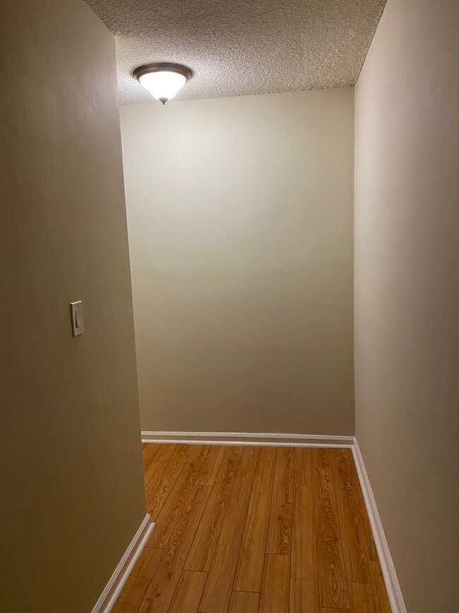 Building Photo - 4188 Greenbush Ave