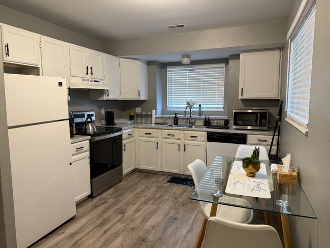 Building Photo - 1026 Mazatlan Cir