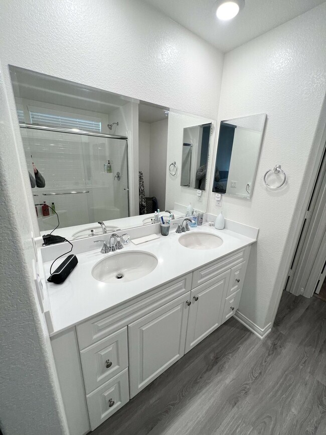 Building Photo - 27779 Via Santa Catarina