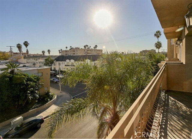 Building Photo - 3855 Ingraham St