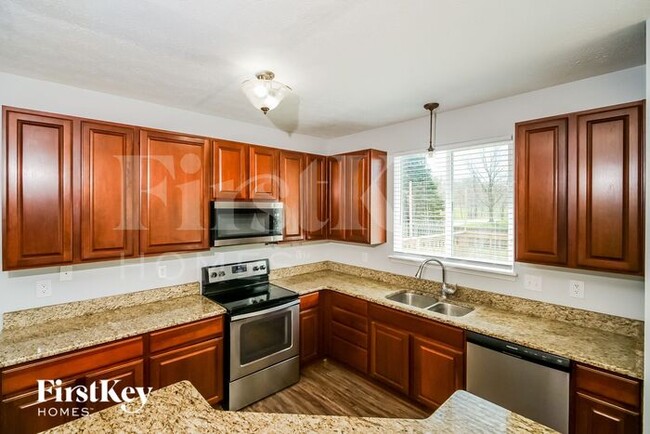 Building Photo - 17713 Oak Edge Cir