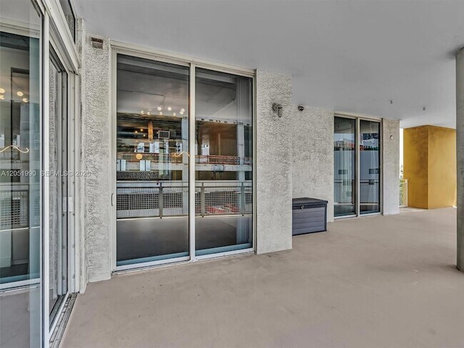 Building Photo - 444 NE 30th St