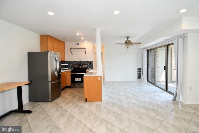 Building Photo - 12415 Braxfield Ct