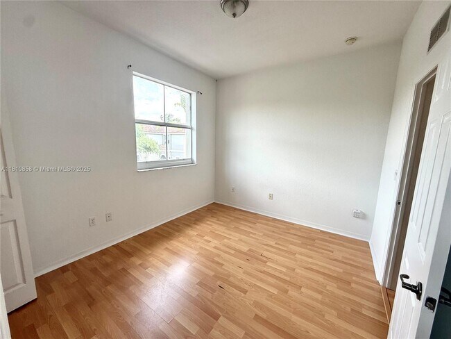 Building Photo - 14025 SW 49th St