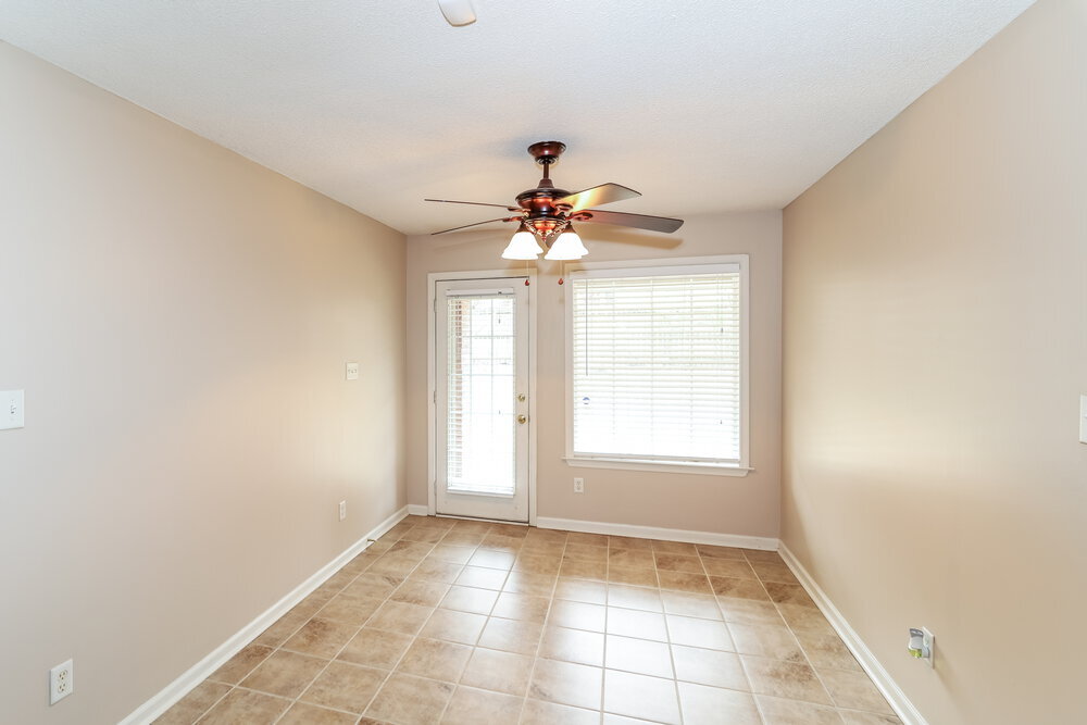 Building Photo - 10255 Green Moss Dr S