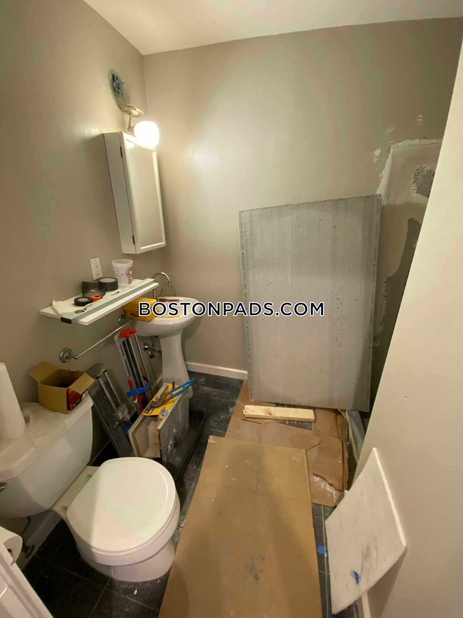 Building Photo - 197 Sidney St