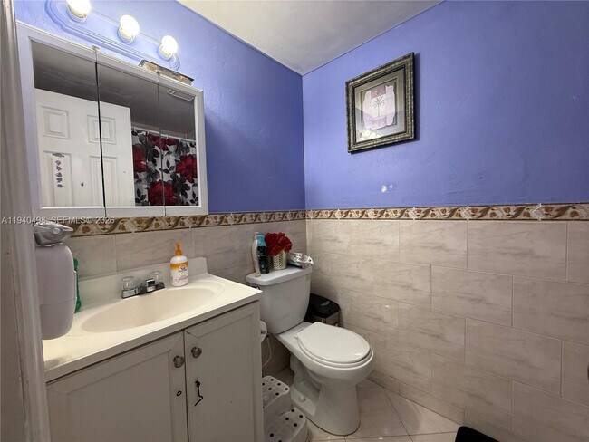 Building Photo - 495 NW 72nd Ave