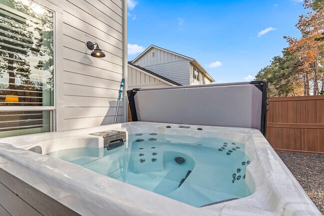 Building Photo - 10053 W Lyrical Dr