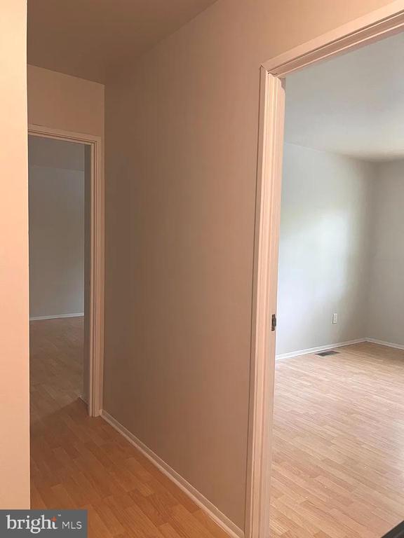 Building Photo - 207 Village Walk