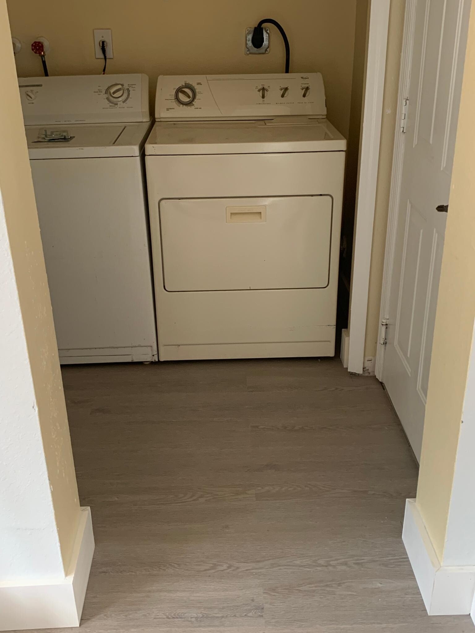 Washer/ Dryer 1st floor utility . . - 13801 SW 275th Ter