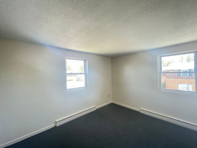 Building Photo - 173 Loudon Rd