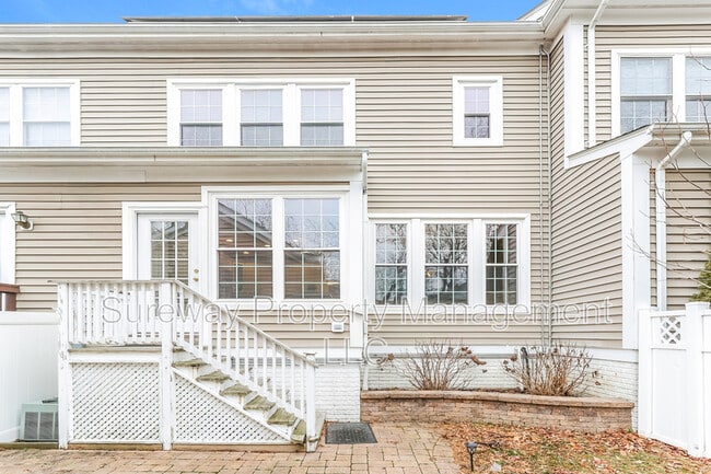 Building Photo - 53 Malsbury St