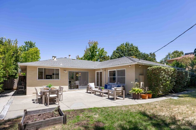 Building Photo - 795 San Mateo Dr