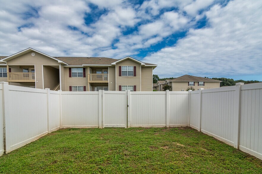 Building Photo - 229 Wakefield Way