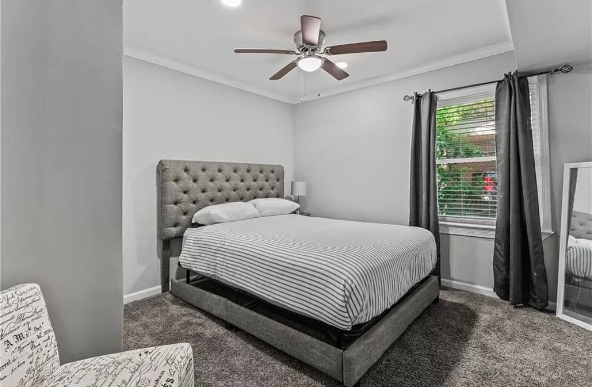 Building Photo - 179 Oak Dr SW