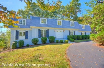 Building Photo - 1602 Greenwood Dr