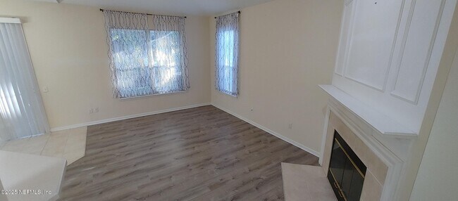 Building Photo - 10542 Castlebar Glen Dr S