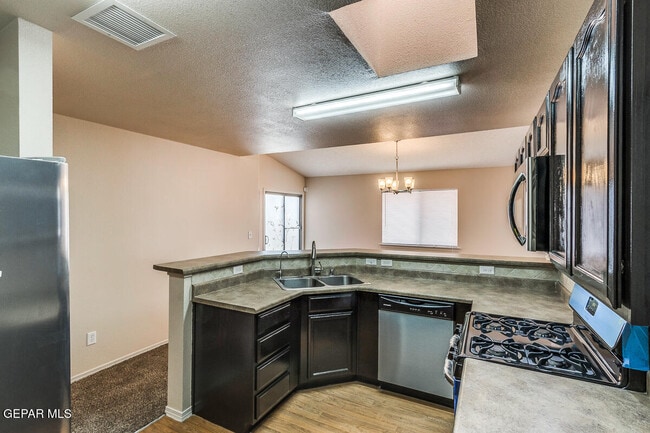 Building Photo - 11933 Mesquite Bush Dr