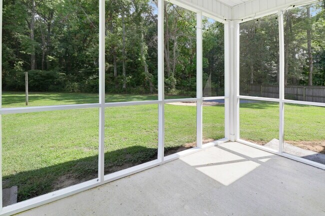 Building Photo - GORGEOUS 4 BR, 2.5 BA *OLDE MILL CREEK in Goldsboro* PIKEVILLE SCHOOLS
