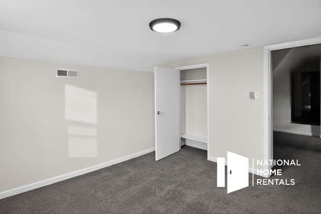 Building Photo - 1418 Olive St