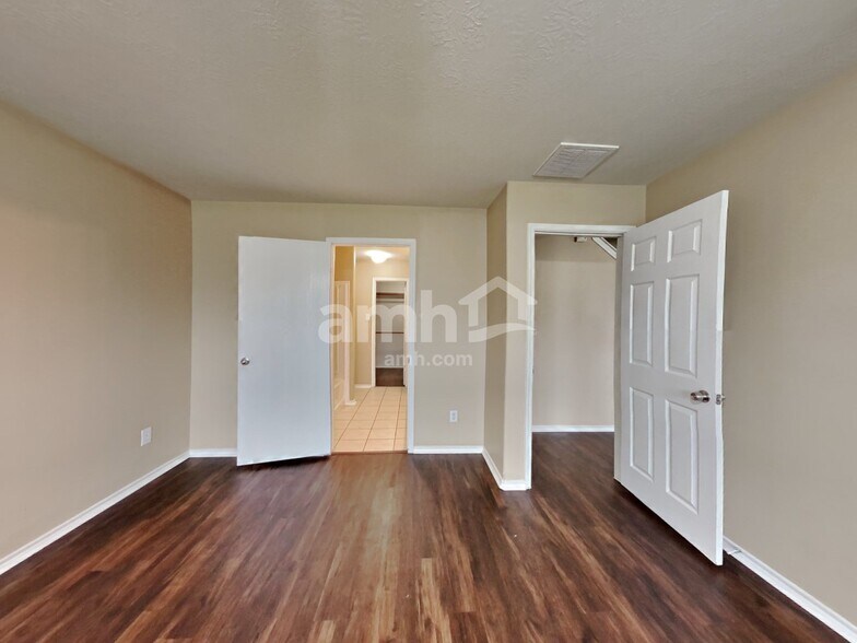 Building Photo - 8030 Echinacea Dr