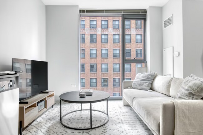 Building Photo - 209 N Wells St