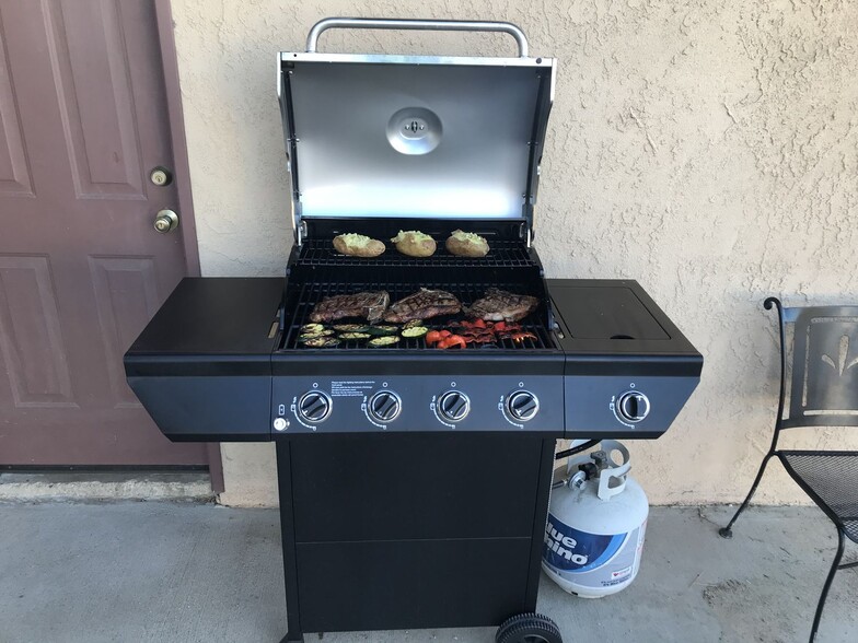 Building Photo - 6577 Desert Queen Ave