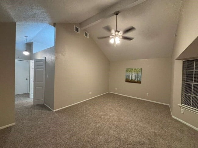 Building Photo - 15334 Oak Terrace Dr