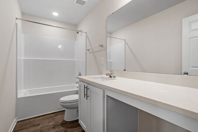 Building Photo - 3 Bd 2.5 Ba Townhome