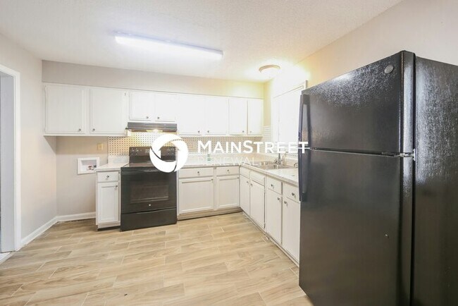Building Photo - 3 Bedroom Pet-Friendly Home in Memphis, TN with Main Street Renewal