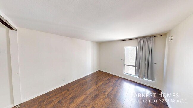Building Photo - 1750 Camino Palmero St