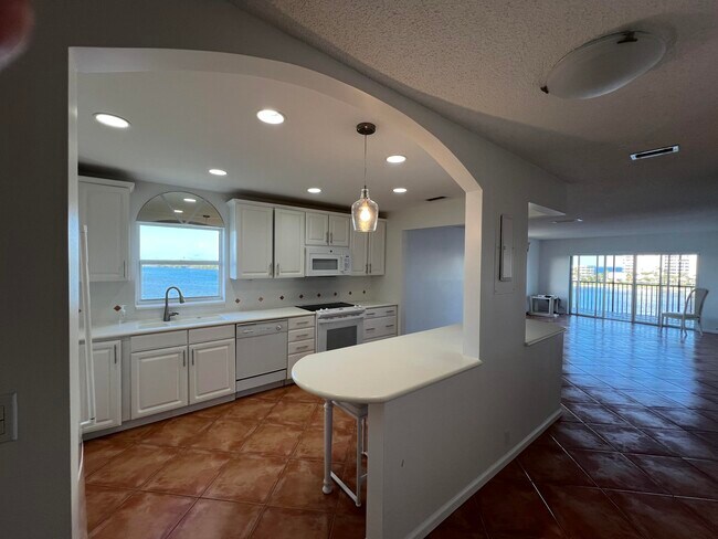 Building Photo - 100 Intracoastal Pl