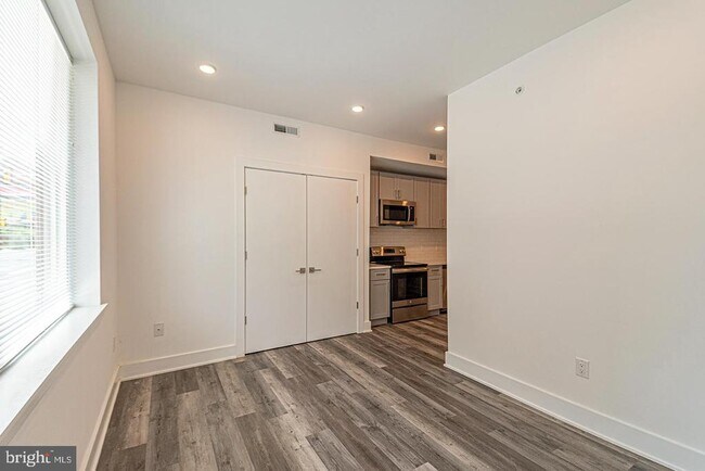 Building Photo - 1245 Ridge Ave