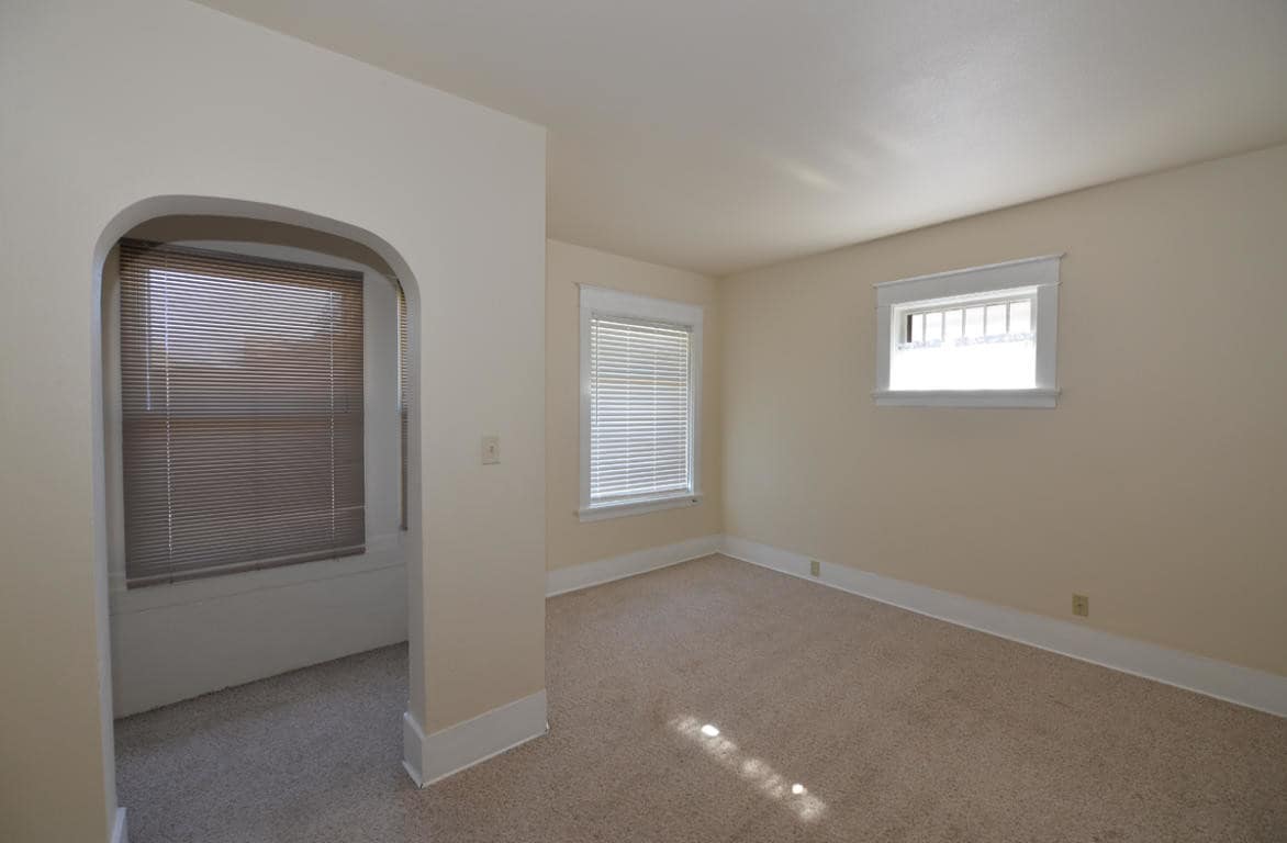 Sitting Room - 1106 David St