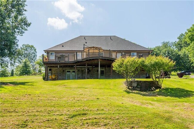 Building Photo - 3054 Bedillion Rd