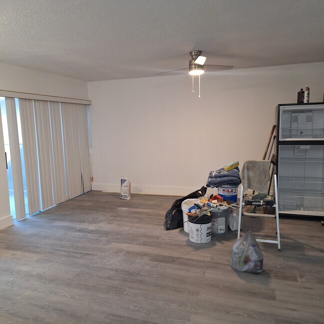 Building Photo - 7344 SW 8th Ct