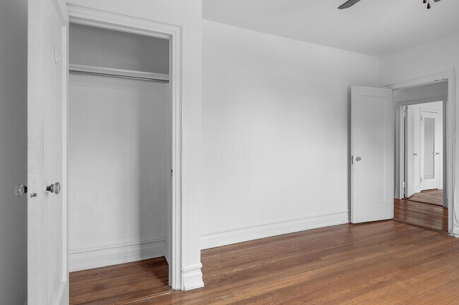 Building Photo - 100 E Palisade Ave