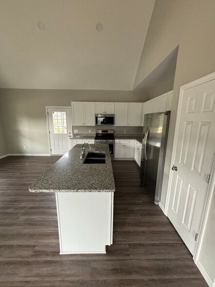 Building Photo - 231 Cherokee Dr