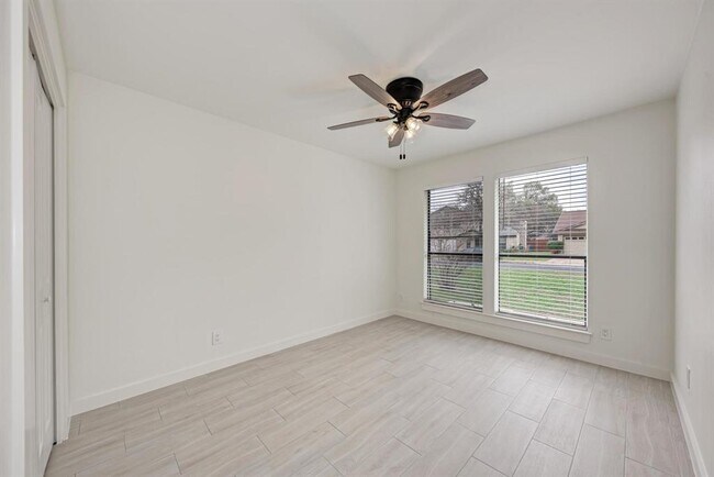 Building Photo - 4910 Wing Rd