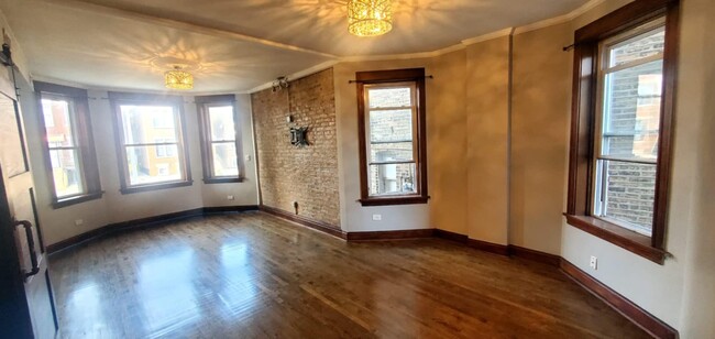 living room - 3131 W 42nd St