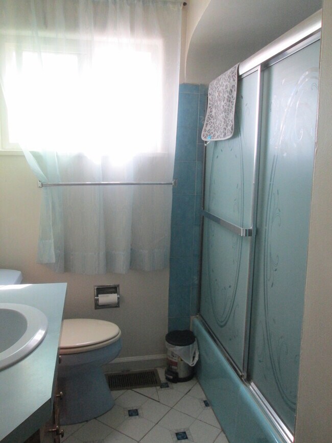 Building Photo - UNM LAW SCHOOL NORTH CAMPUS 3 Bedroom 2 Bath  with Garage