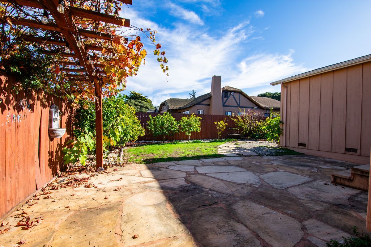 Building Photo - 40 Encina Ave