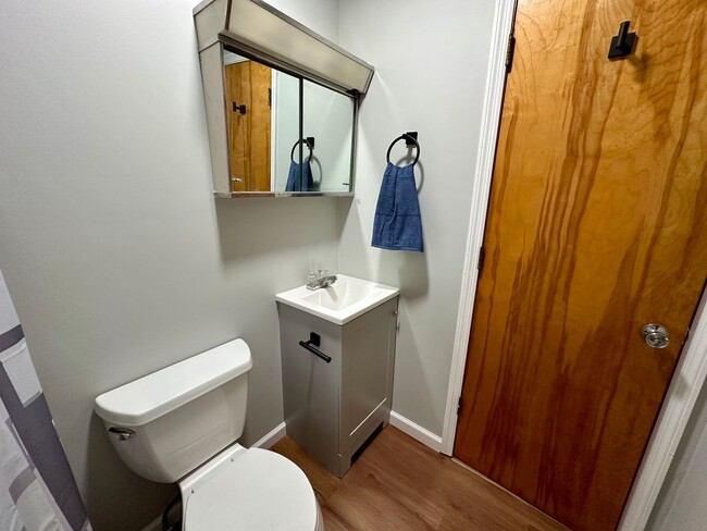 Building Photo - Unlock the Door to The Perfect Rental