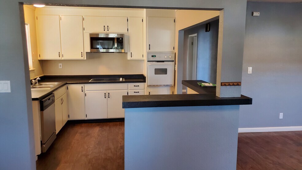 Building Photo - 1992 14th St