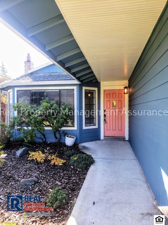 Building Photo - 1400 NE 14th Ave