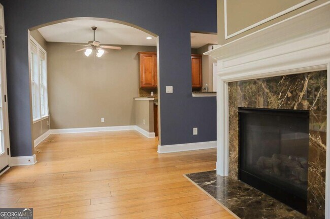 Building Photo - 1526 Lechemin Dr