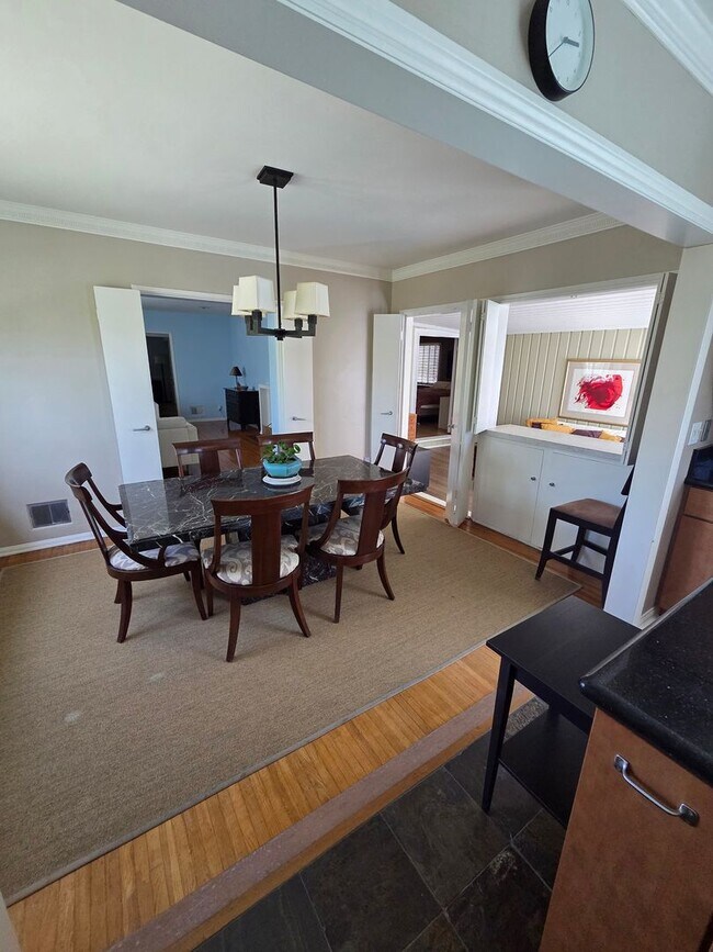 Building Photo - 1501 Edris Dr