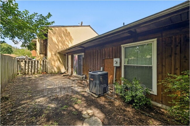 Building Photo - 1474 E Tanners Creek Dr